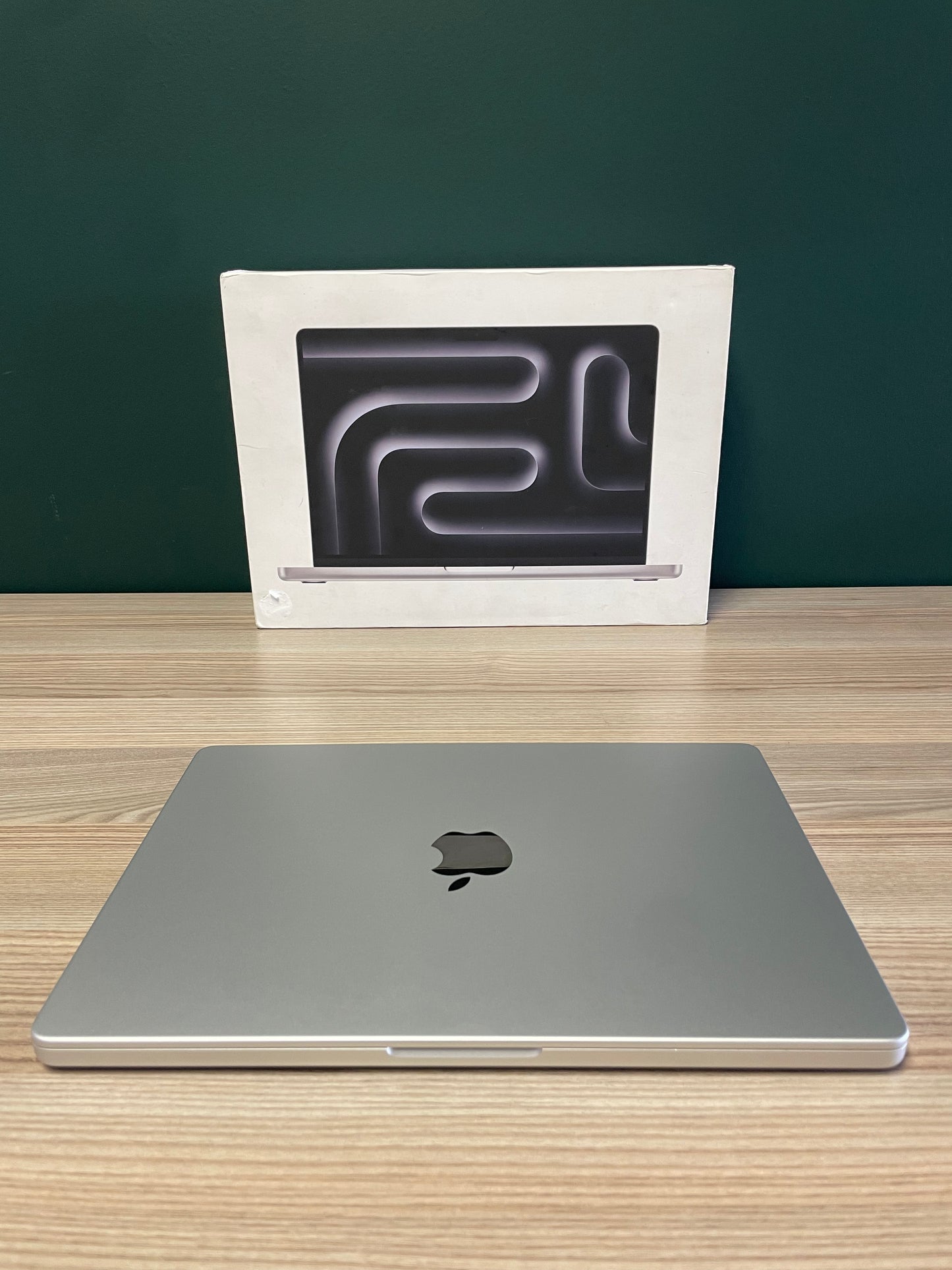 MacBook Pro 14-inch With M3 Chip 1TB | 16GB - Silver (Pre-owned)