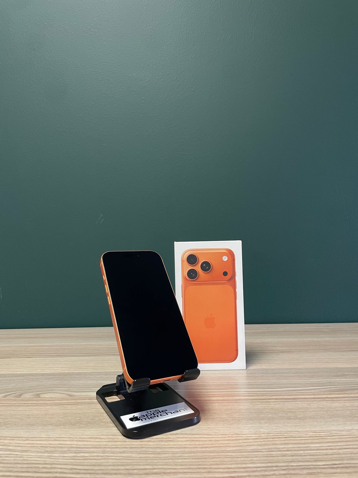 iPhone 17 Pro 256GB - Cosmic Orange (Pre-owned)