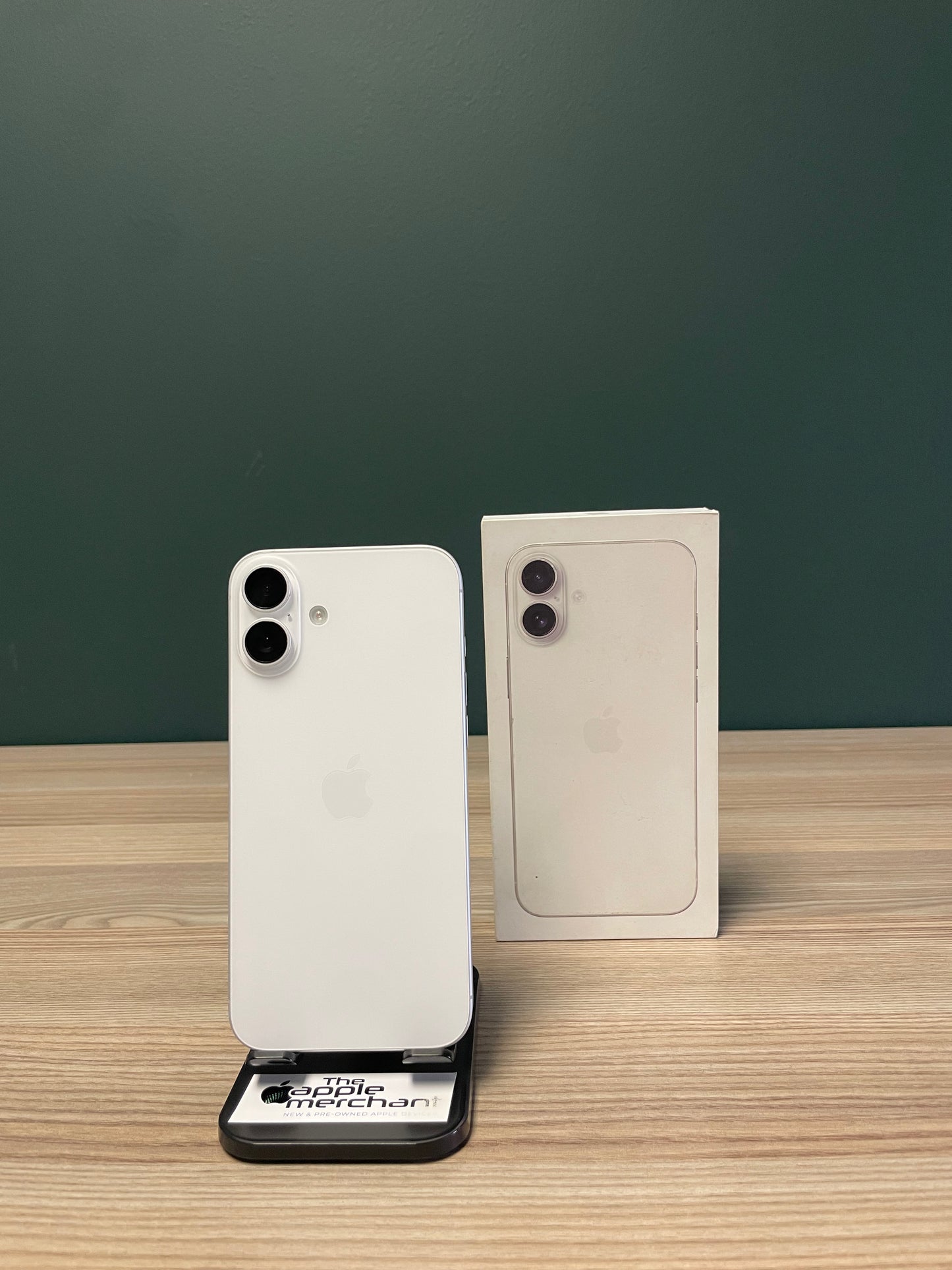 iPhone 16 Plus 256GB - White (Pre-owned)