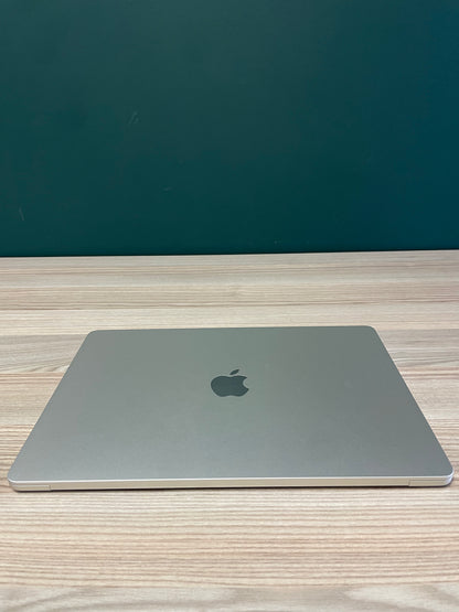 MacBook Air 15-inch | M2 Chip | 256GB - Starlight (Pre-owned)