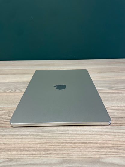 MacBook Air 15-inch | M2 Chip | 256GB - Starlight (Pre-owned)