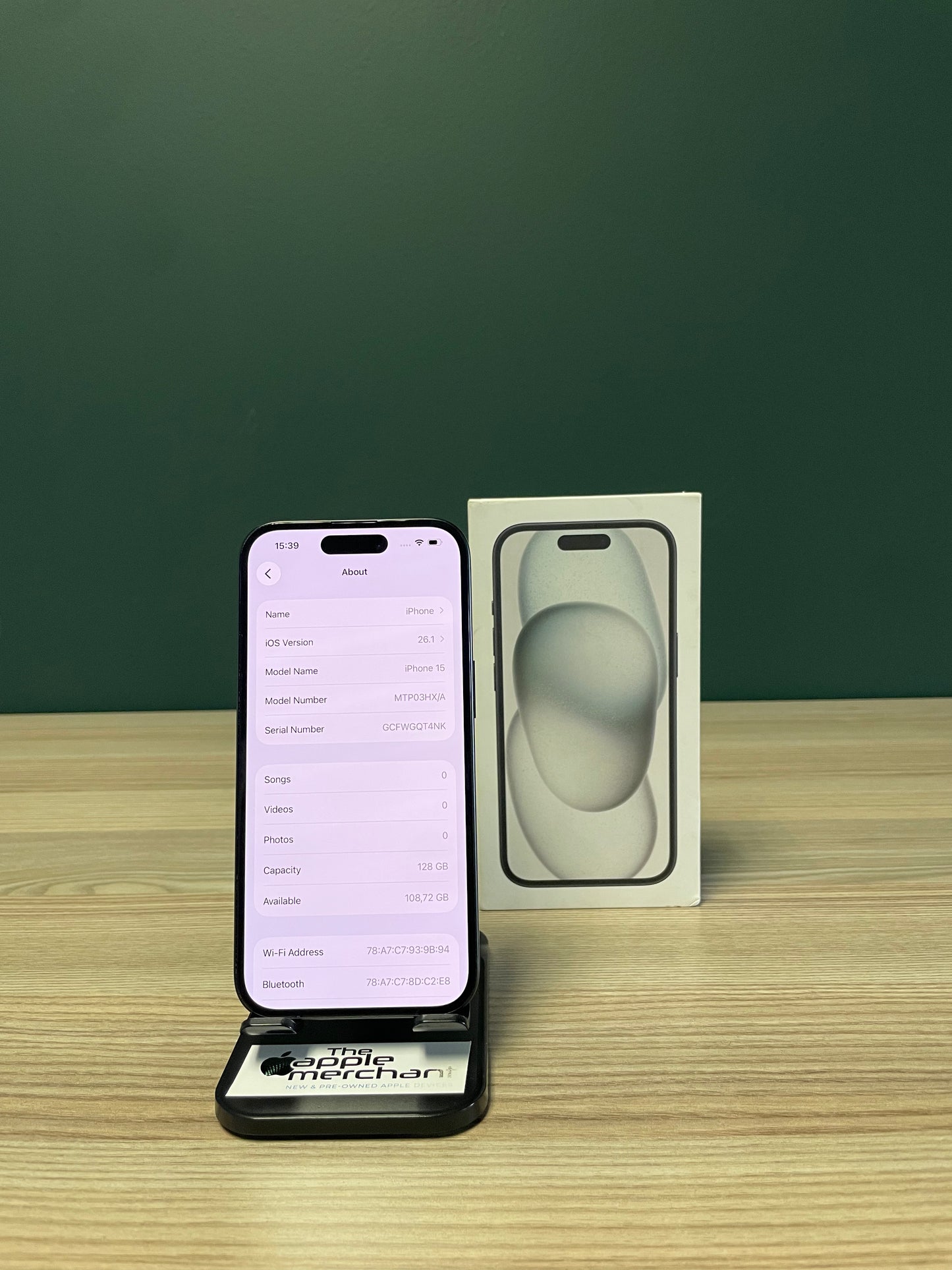 iPhone 15 128GB - Black (Pre-owned)