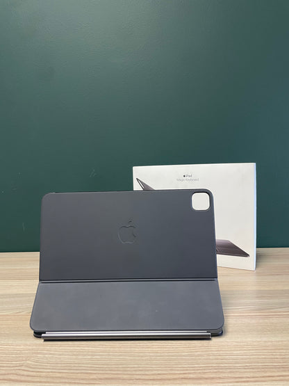 Magic Keyboard for iPad Pro 13-inch (M4) Black - (Pre-owned)
