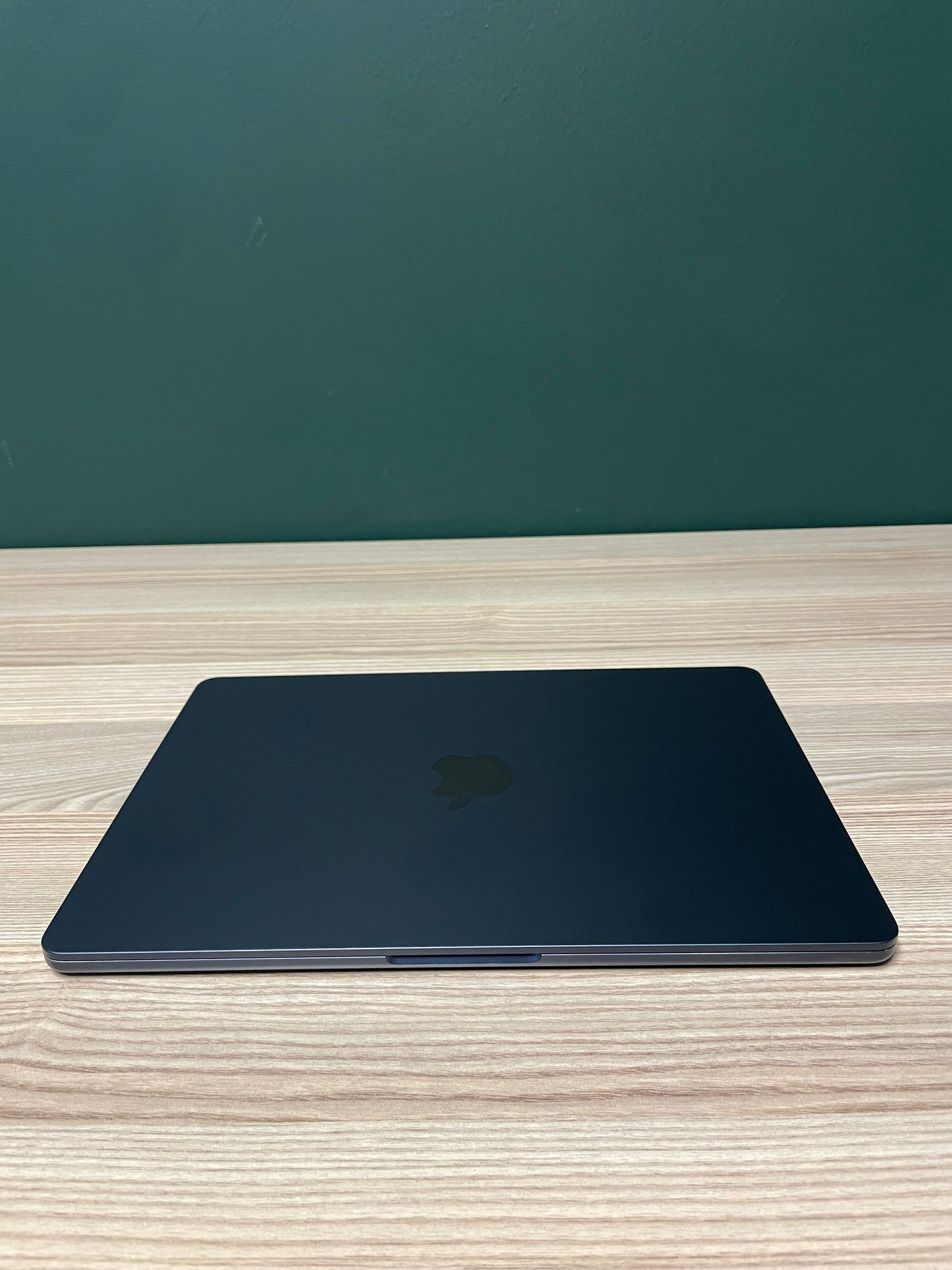 MacBook Air 13-inch | M2 Chip | 256GB - Midnight (Pre-owned)