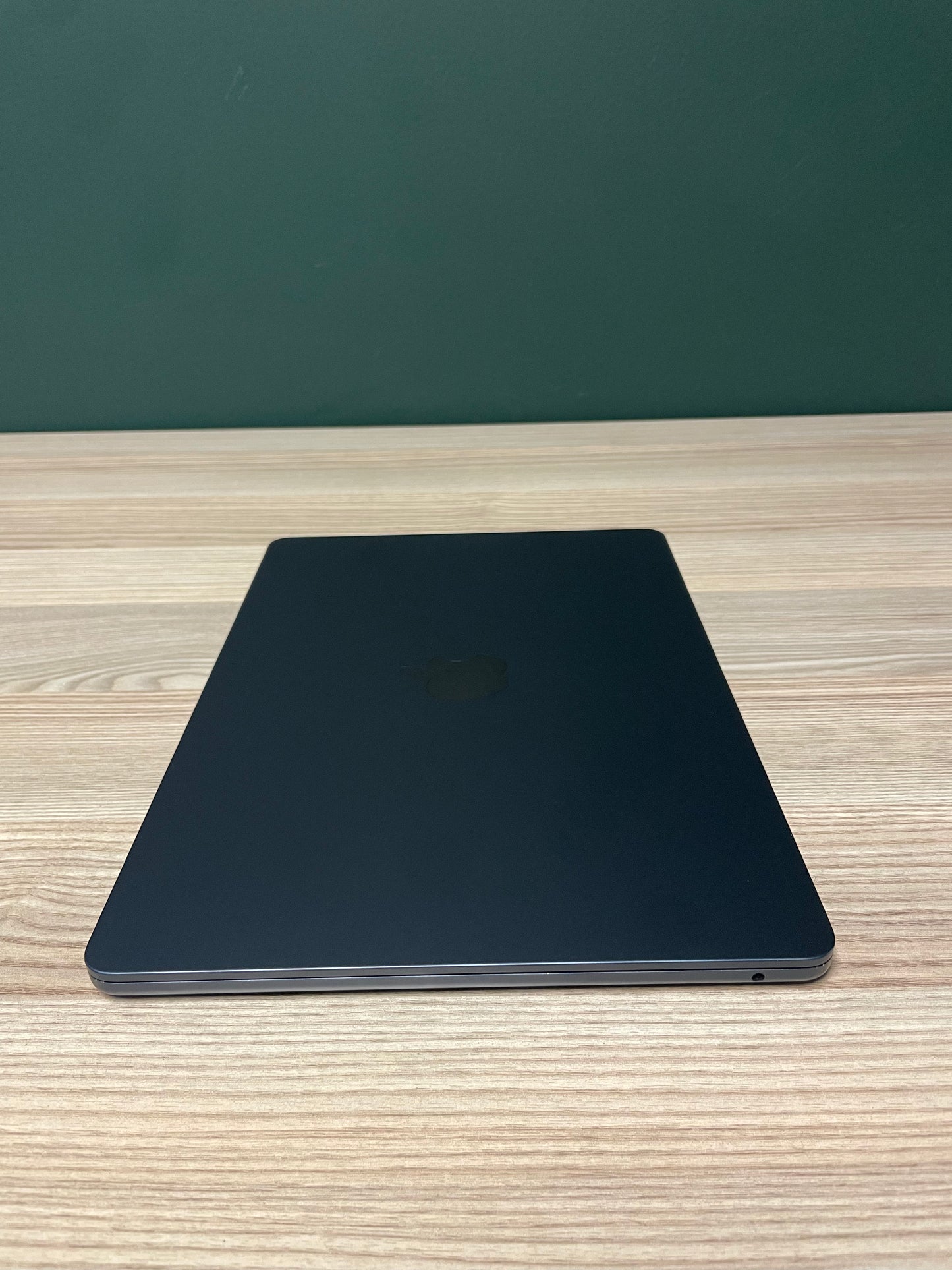 MacBook Air 13-inch | M2 Chip | 256GB - Midnight (Pre-owned)