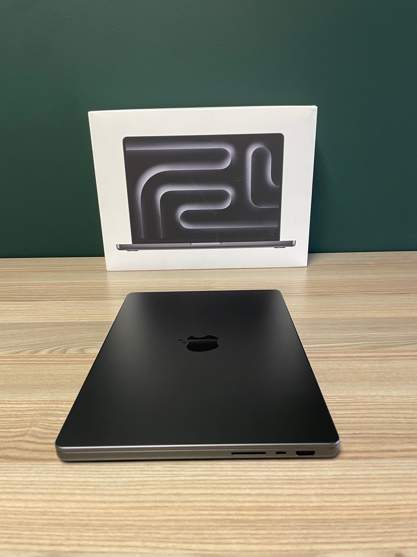 MacBook Pro 14-inch With M3 Pro Chip 512GB - Space Black (Pre-owned)