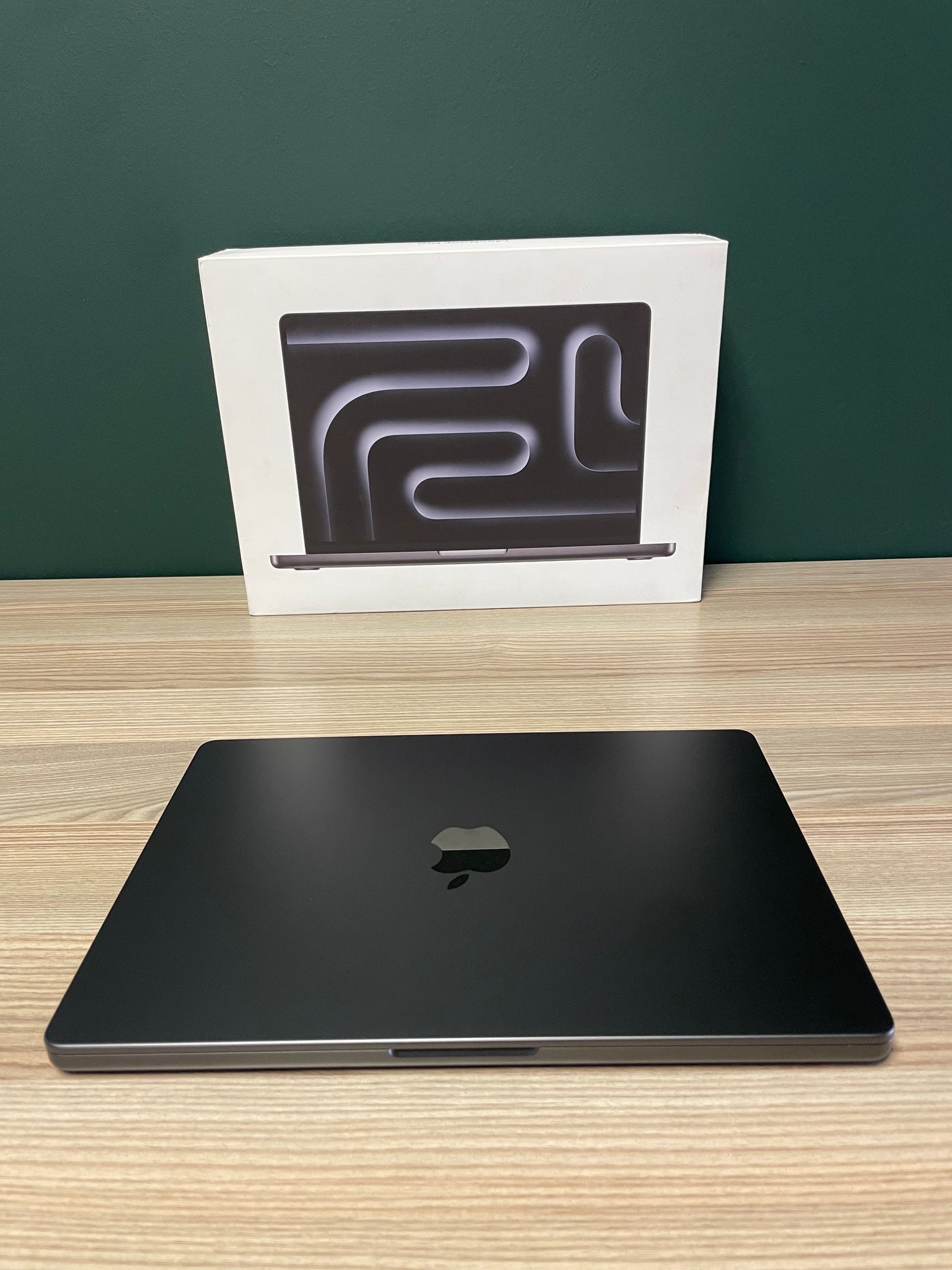 MacBook Pro 14-inch With M4 Pro Chip 512GB | 24GB - Space Black (Pre-owned)