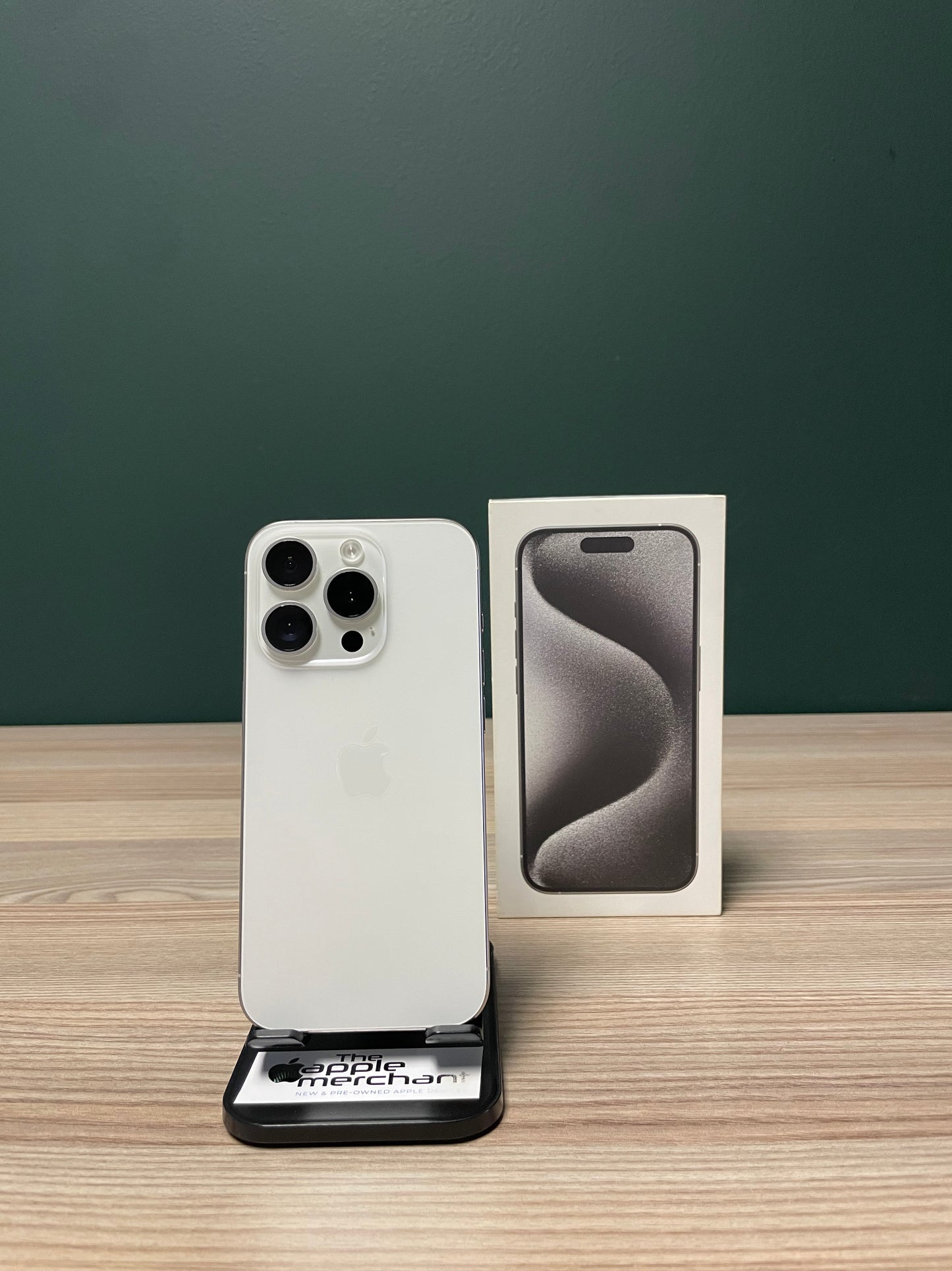 iPhone 15 Pro 256GB - White Titanium (Pre-owned)