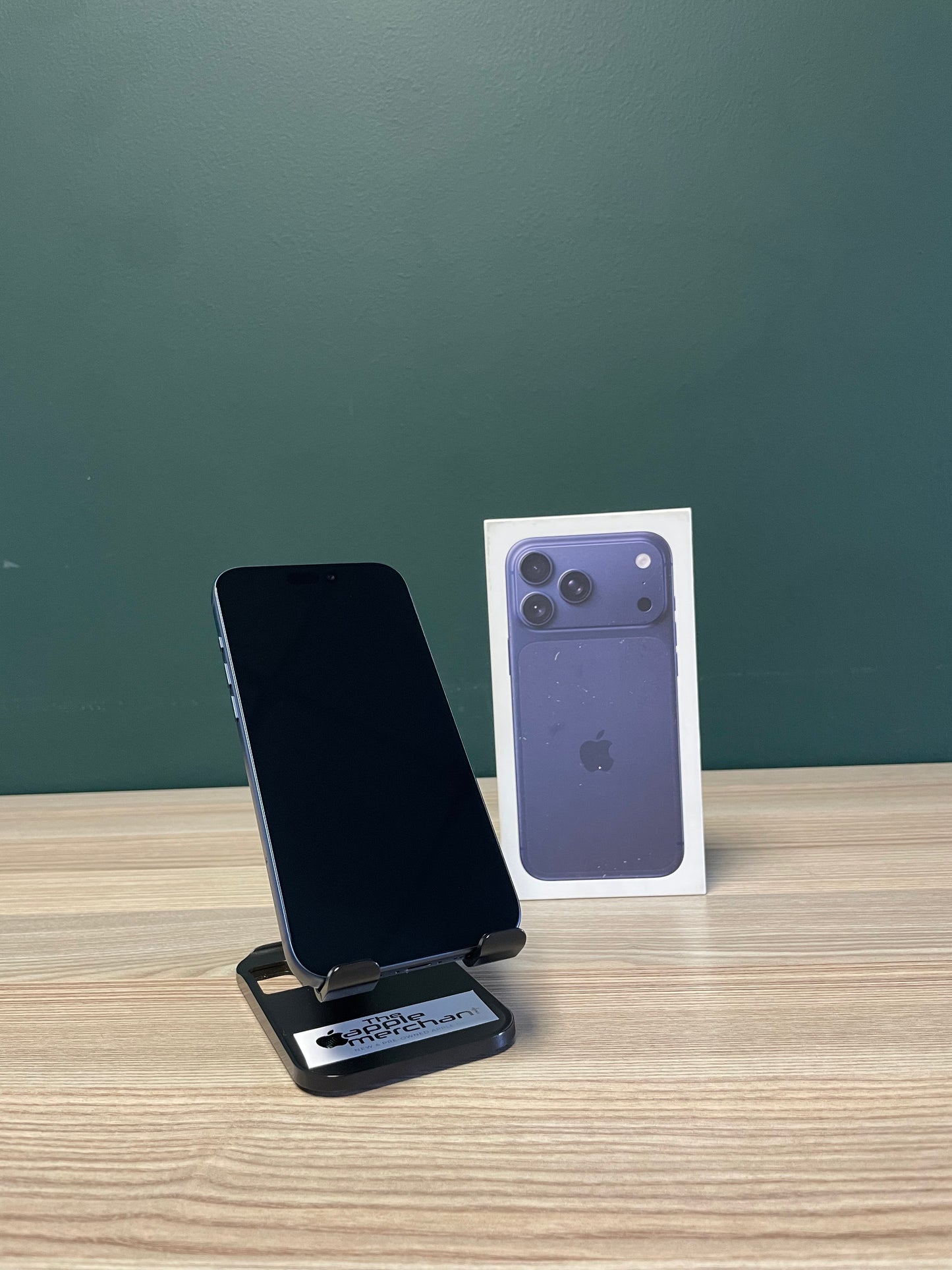 iPhone 17 Pro Max 256GB - Deep Blue (Pre-owned)