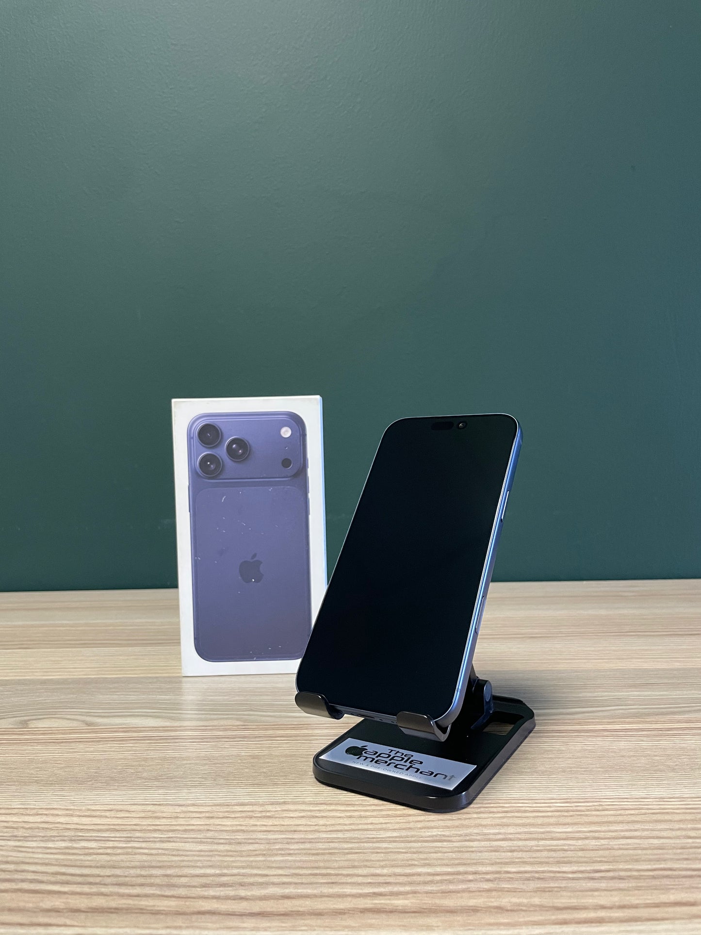 iPhone 17 Pro Max 256GB - Deep Blue (Pre-owned)